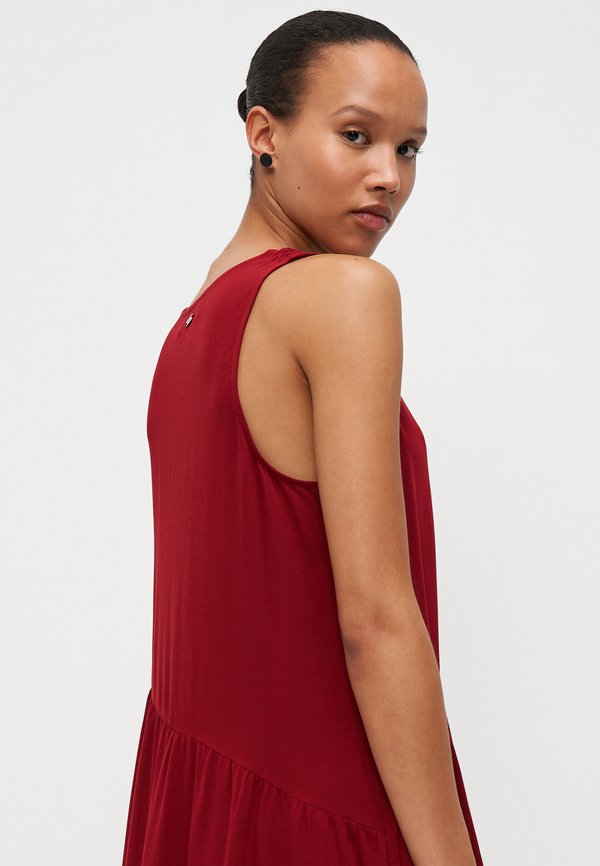 DKNY