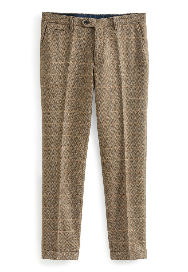 Braune Fischgrät-Hosen mit einem karierten Muster, ausgestattet mit einer einzelnen Fronttasche und einem Knopfverschluss. Glatte Textur und taillierte Passform.