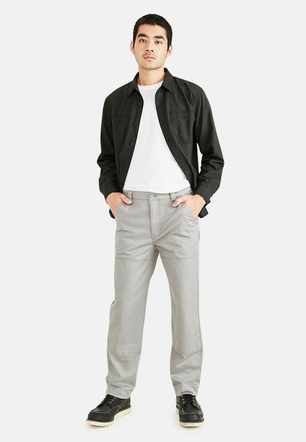 DOCKERS STRAIGHT FIT UTILITY