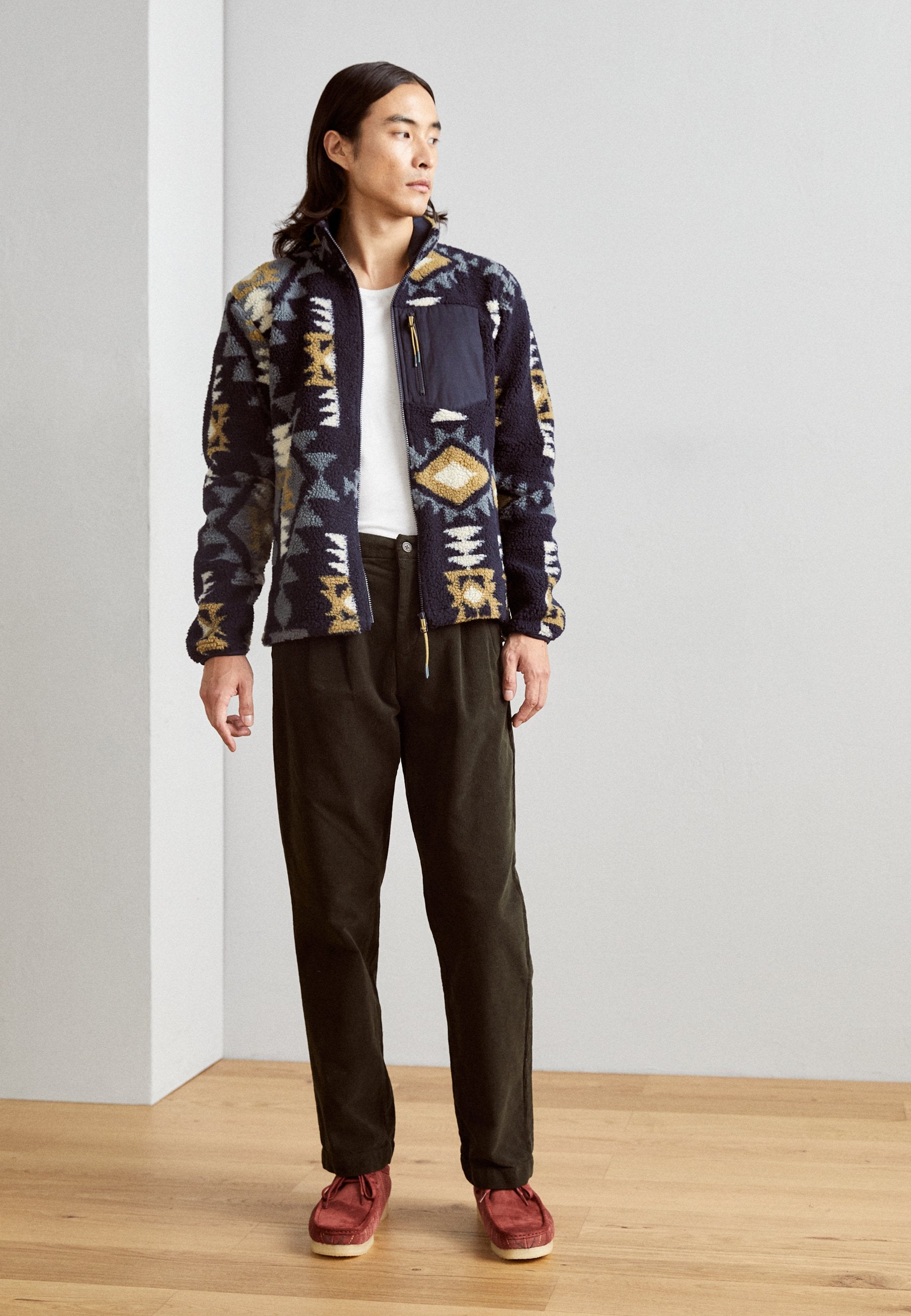 WIDE FIT PANTS Media 2