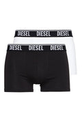 Zwei Diesel-Männerboxershorts, eine schwarz und eine weiß, jeweils mit einem schwarzen Bund, auf dem "DIESEL" in Weiß steht.