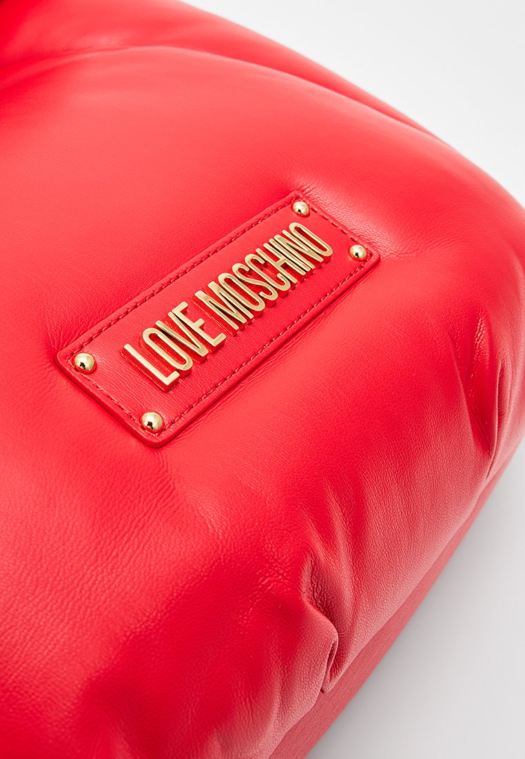 Love Moschino