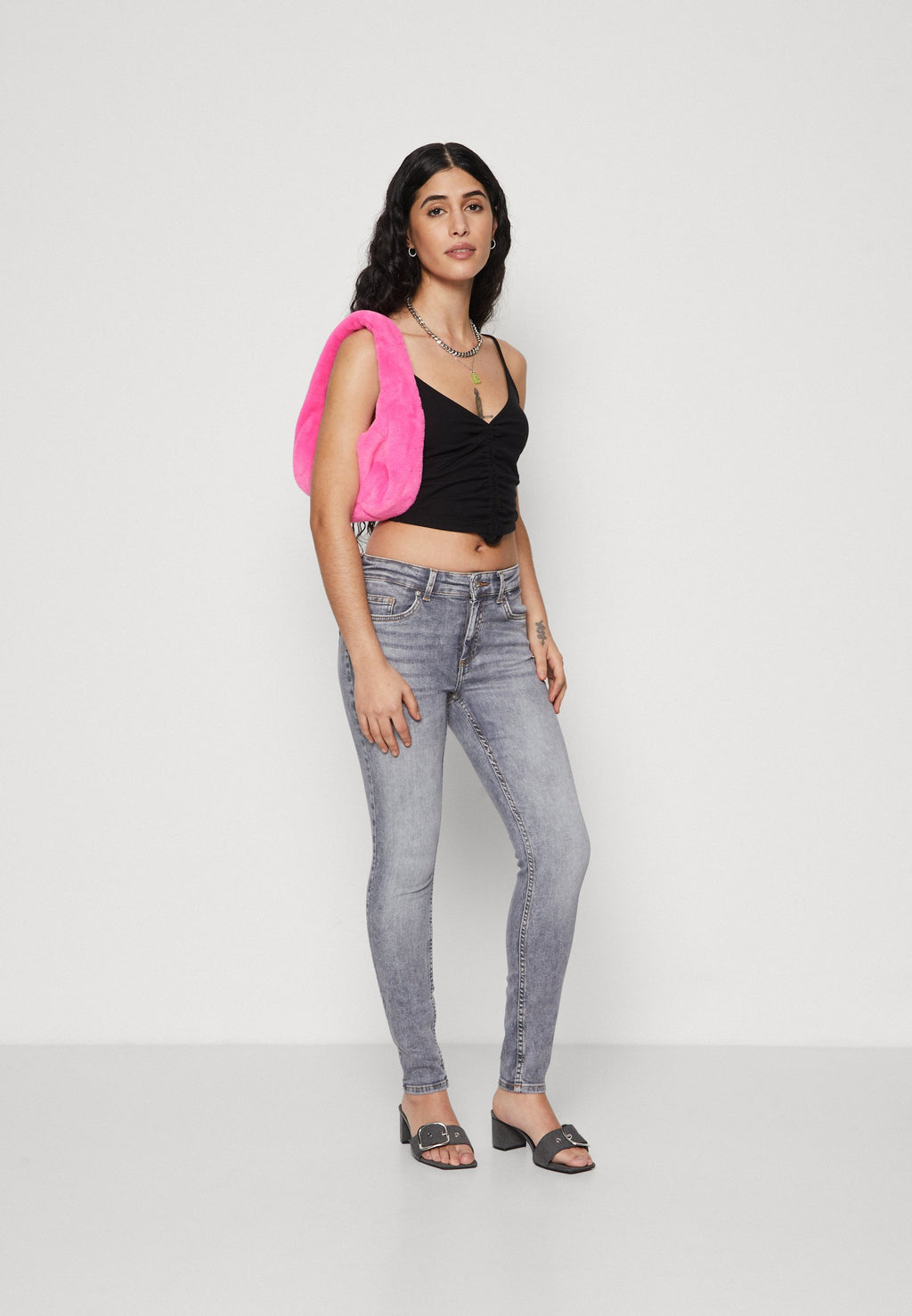 ONLBLUSH MID WAIST Media 2