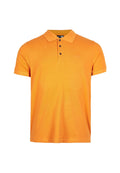 Oranges Poloshirt aus weichem Stoff, mit Kragen, kurzen Ärmeln und drei dunklen Knöpfen. Enthält ein kleines Logo auf der linken Brust.