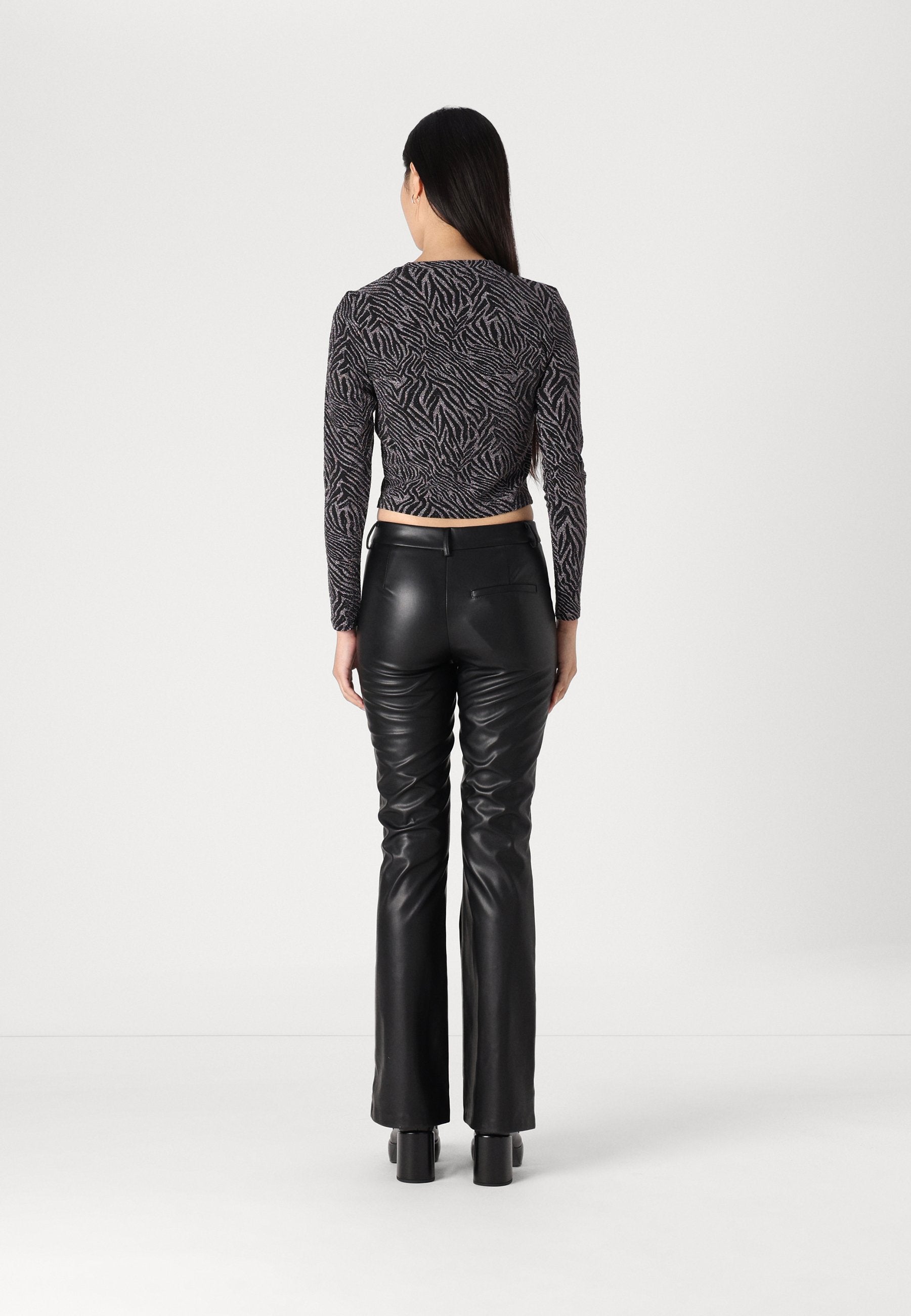 ONLBLAKE FLARED PANT Media 4