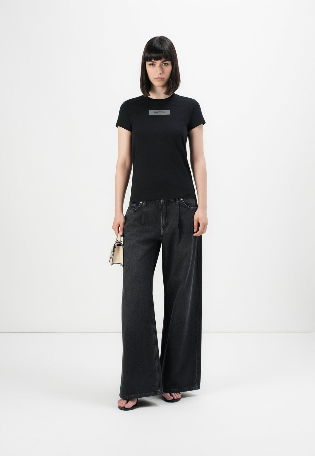 LOW-RISE WIDE LEG Media 2