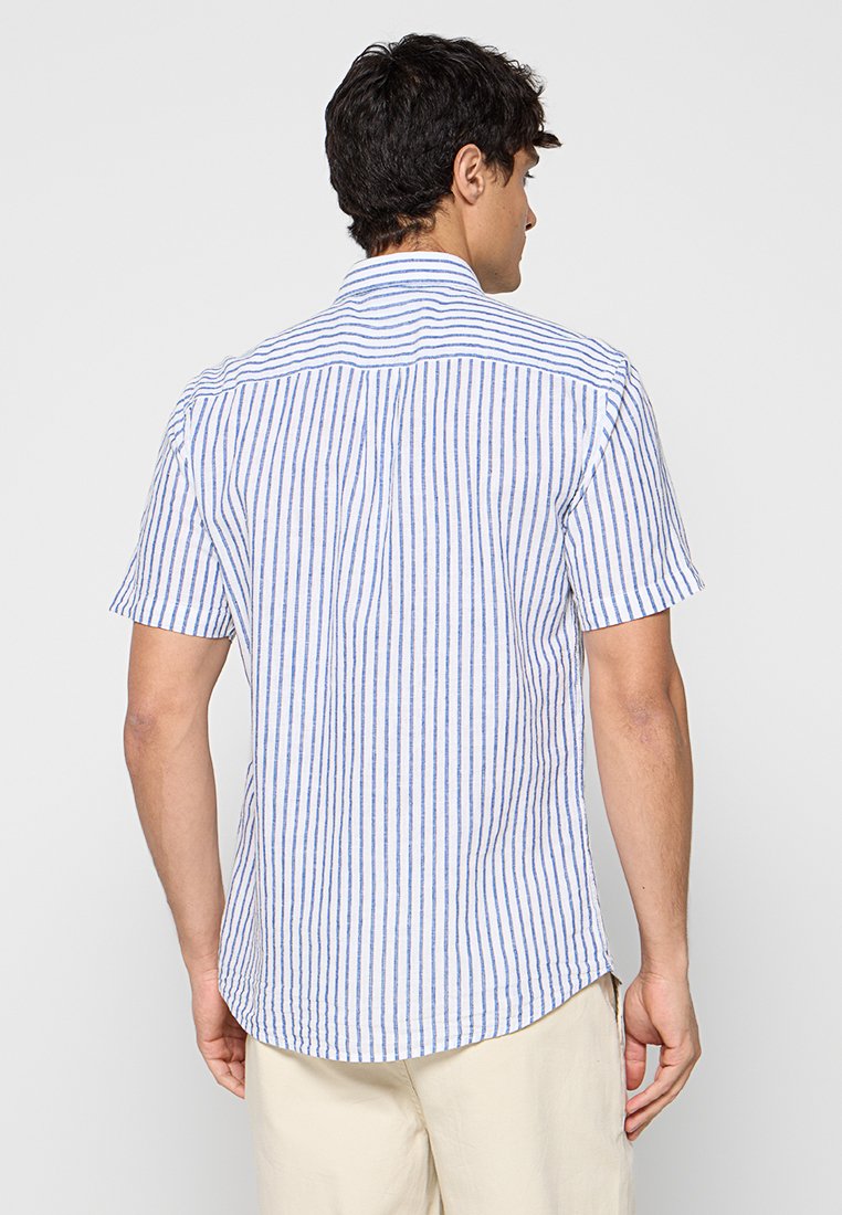REGULAR FIT  Media 2