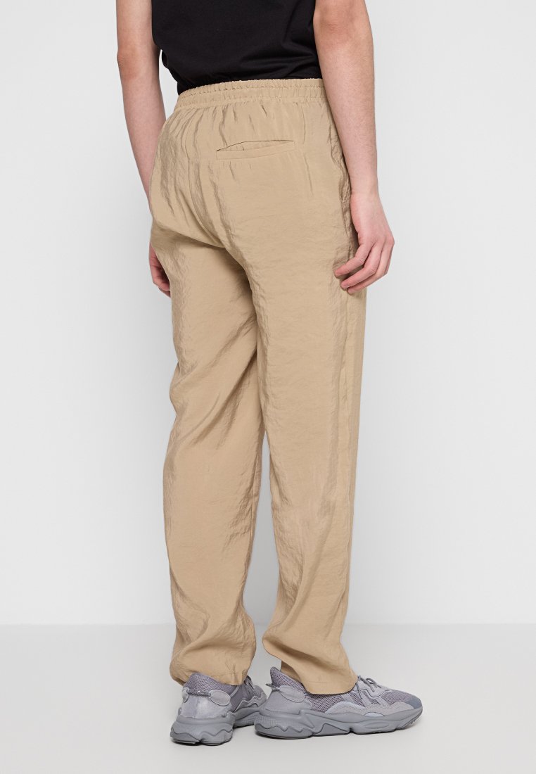 ONSSINUS LOOSE FIT Media 3