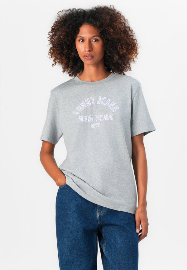 Tommy Jeans RELAXED VARSITY TEE