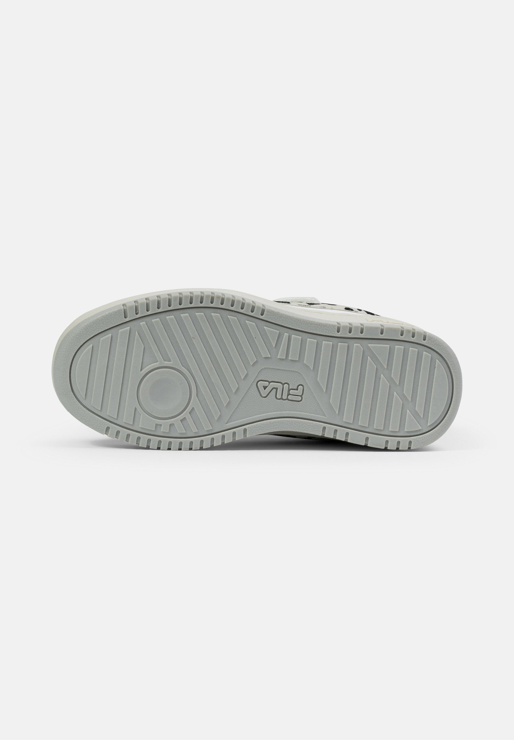 REGA FOOTWEAR NF Media 5