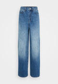 Hoch geschnittene, weite blaue Jeans mit ausgewaschenen Details, vorderem Knopf- und Reißverschluss, sowie Fünf-Taschen-Stil.