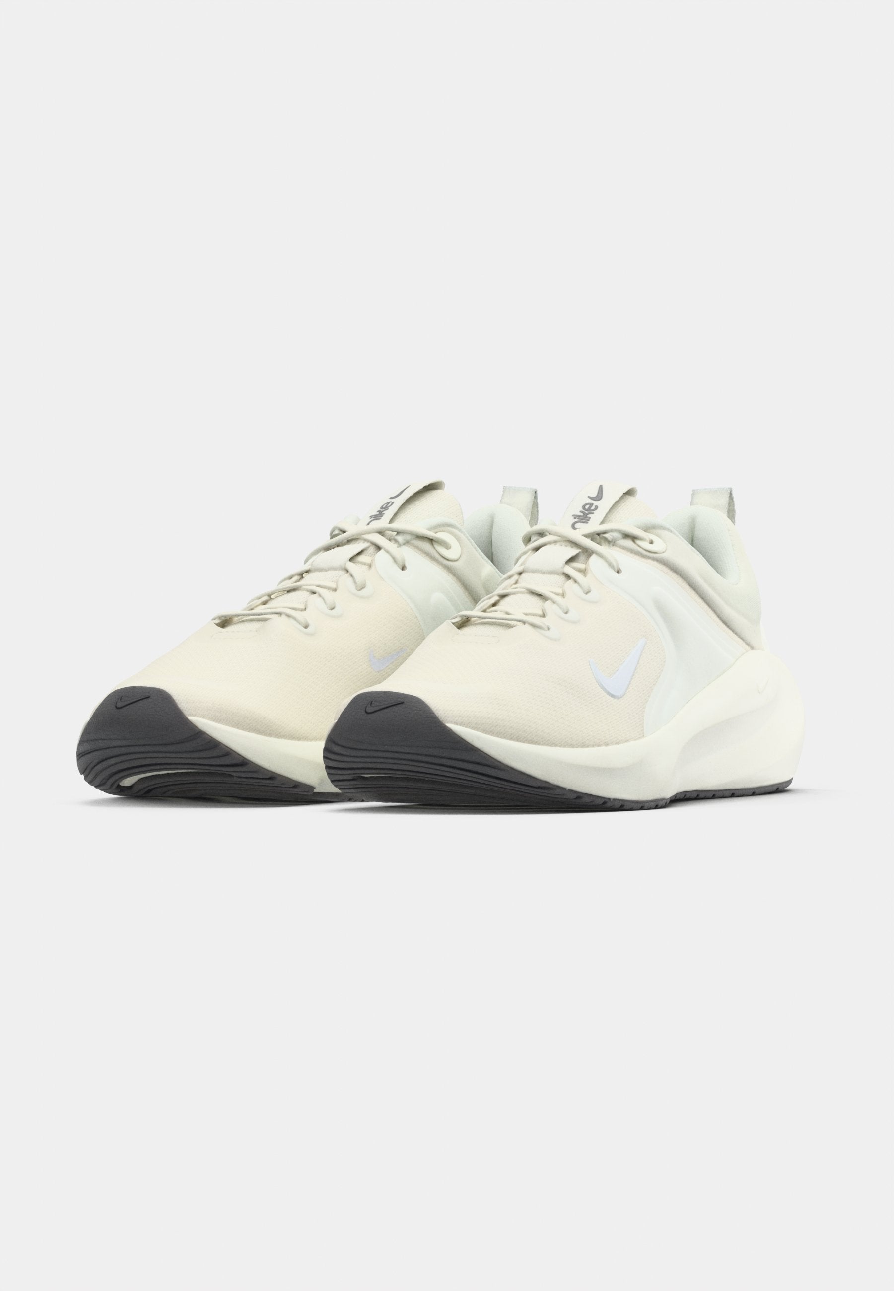 Nike Performance IN SEASON TR 14