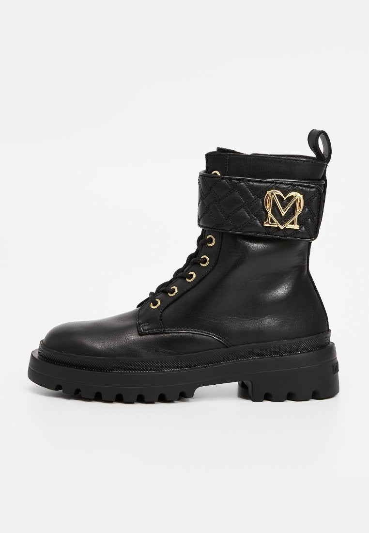 Love Moschino