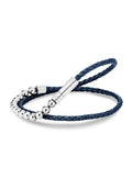 Navy-blaue geflochtene Lederarmband mit silbernen Metallakzenten und kugeligen Perlen, das ein elegantes Design und einen sicheren Verschluss bietet.