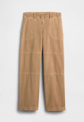 Beige Baumwollhosen mit geradem Bein, großen vorderen Taschen, Reißverschluss und horizontalen Nahtakzenten.