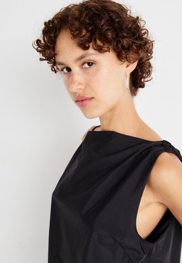 Weekday FITTED BOATNECK DRAPE