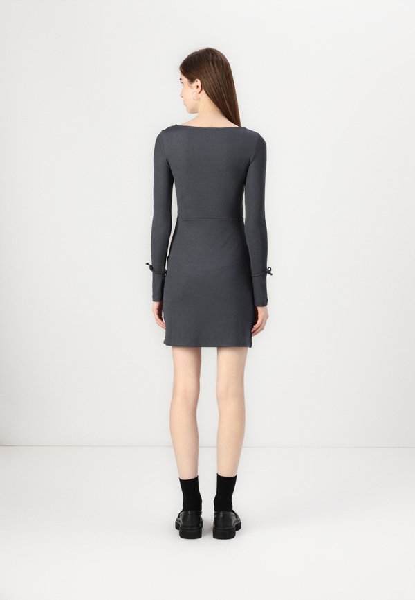 Even&Odd SCOOP NECK LONG SLEEVES TIED HEMS  DRESS