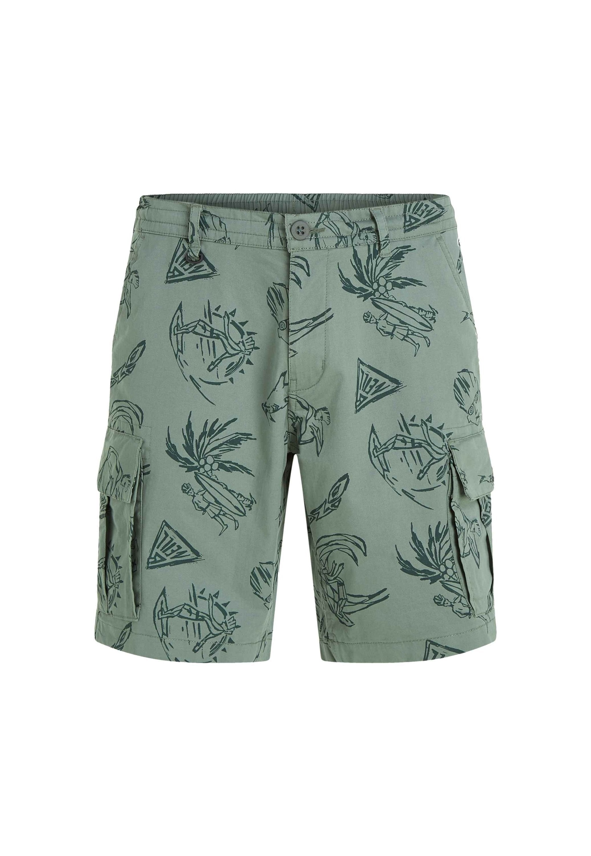 Grüne Cargo-Shorts mit einem sich wiederholenden Muster tropischer Motive, zwei seitlichen Taschen und einem Knopfverschluss mit Gürtelschlaufen.
