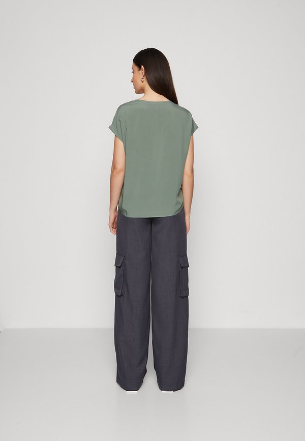 Vero Moda Tall VMRUSK V NECK