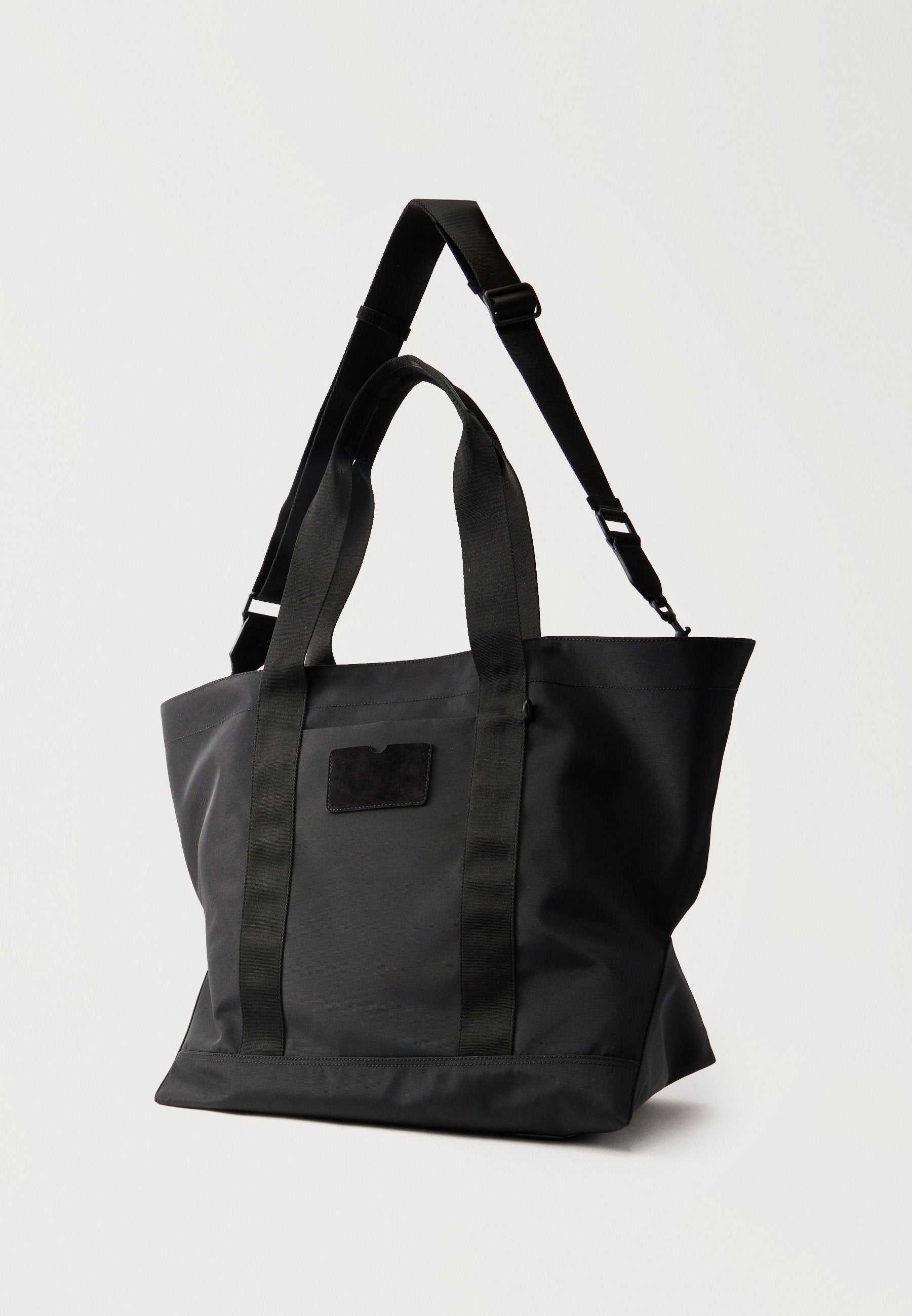 MOSCHINO CARRY ME