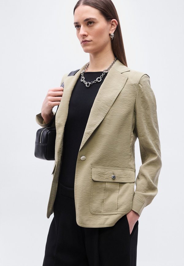 DKNY FUJI