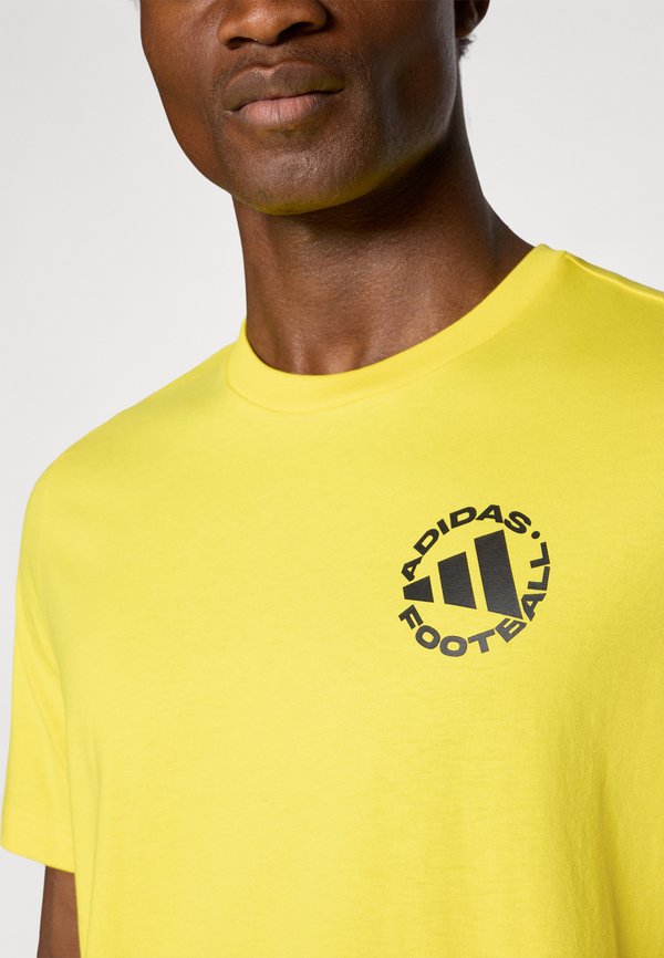 adidas Performance FOOTBALL STICKER GRAPHIC T-SHIRT