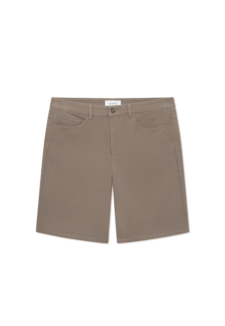 Khaki-Shorts aus Baumwoll-Mischgewebe, mit einem klassischen Fünf-Taschen-Design, Frontknopfverschluss und geradem Bein.