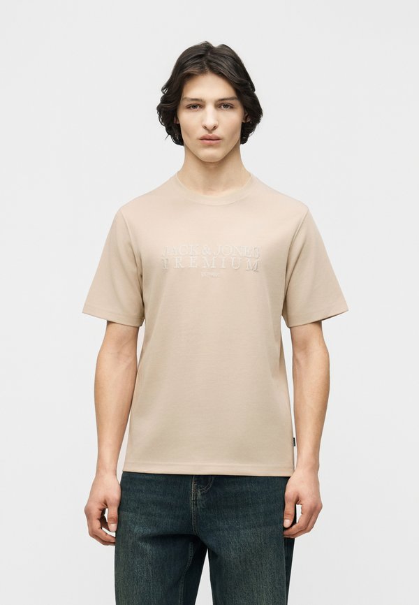 Jack & Jones JPRBLAETHAN SS BRANDING TEE - Print T-shirt - ancient scroll