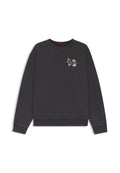 Dunkelgraues Sweatshirt mit Rundhalsausschnitt, kleinem floralen Stickereimotiv und dem Schriftzug "Wildflower Reserve est. 1975" auf der linken Brust.