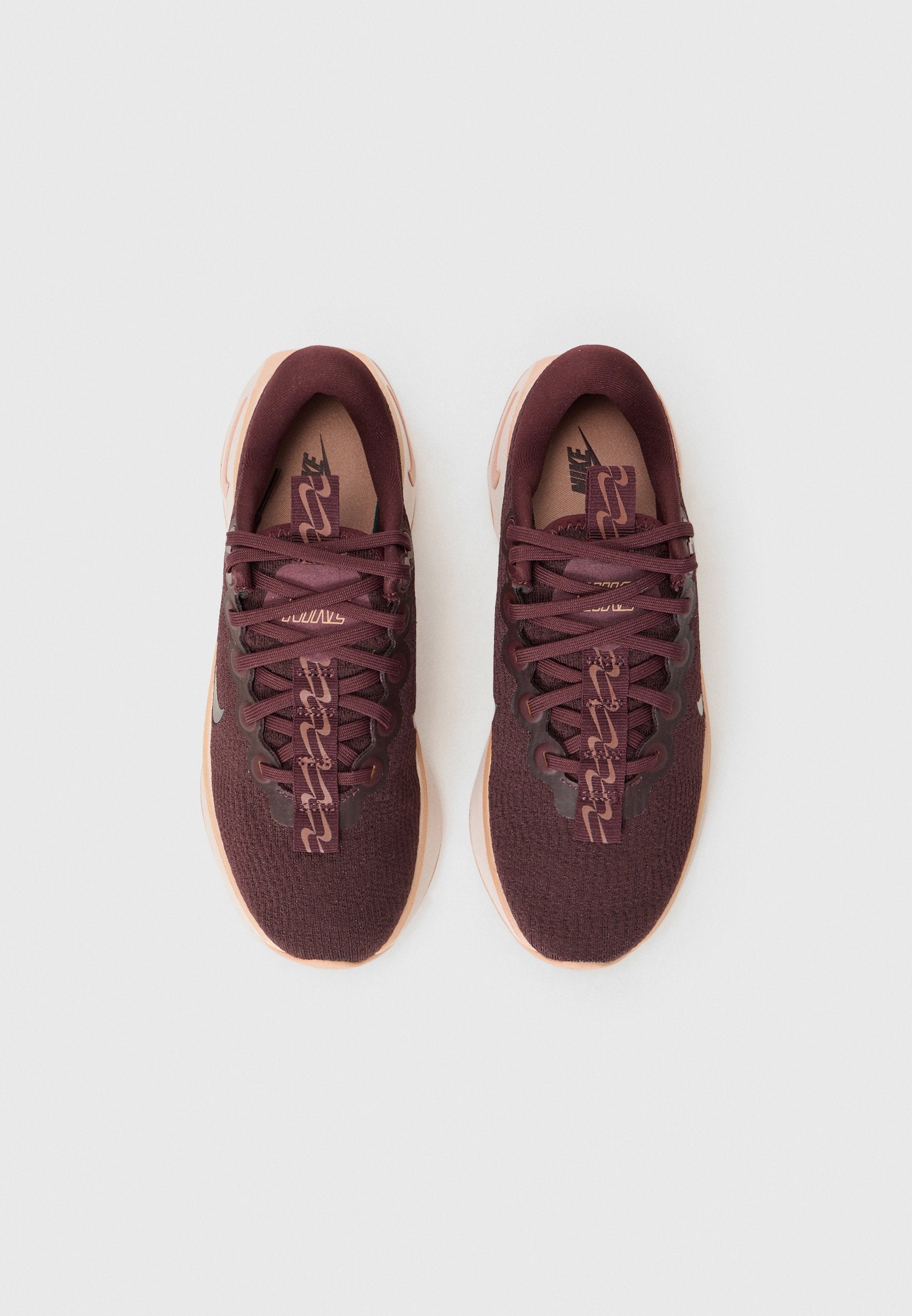 Nike Performance MOTIVA