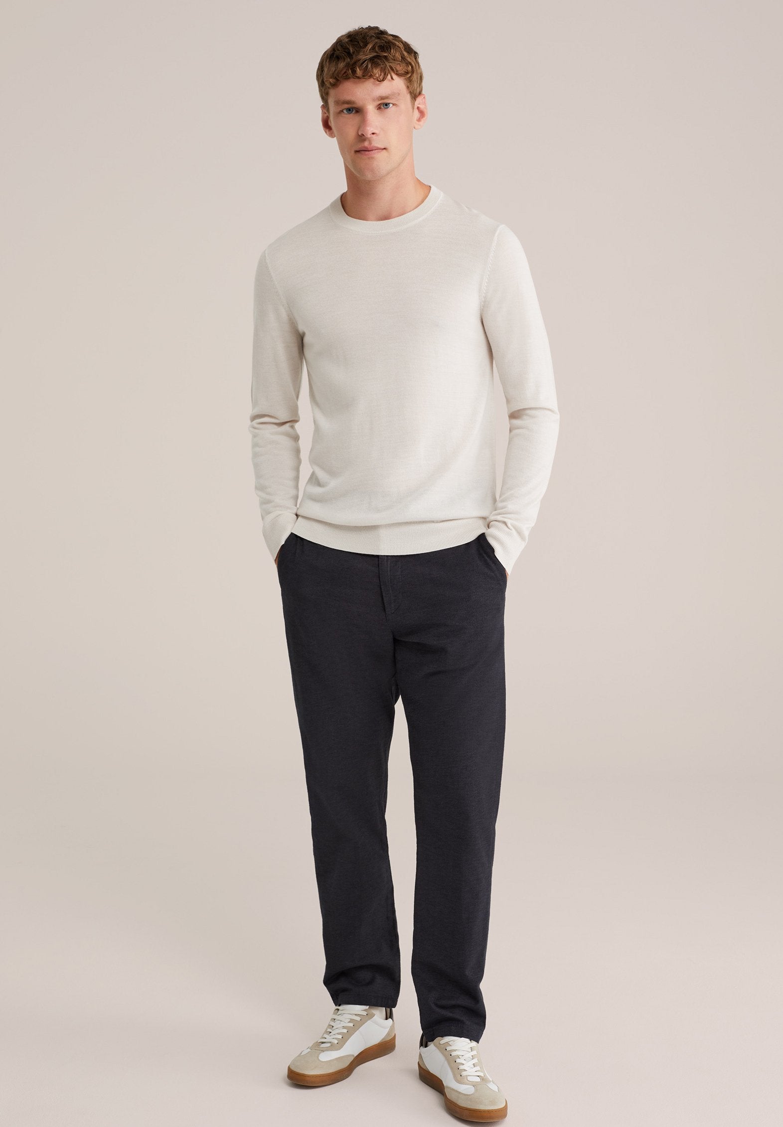 WE Fashion SLIM FIT
