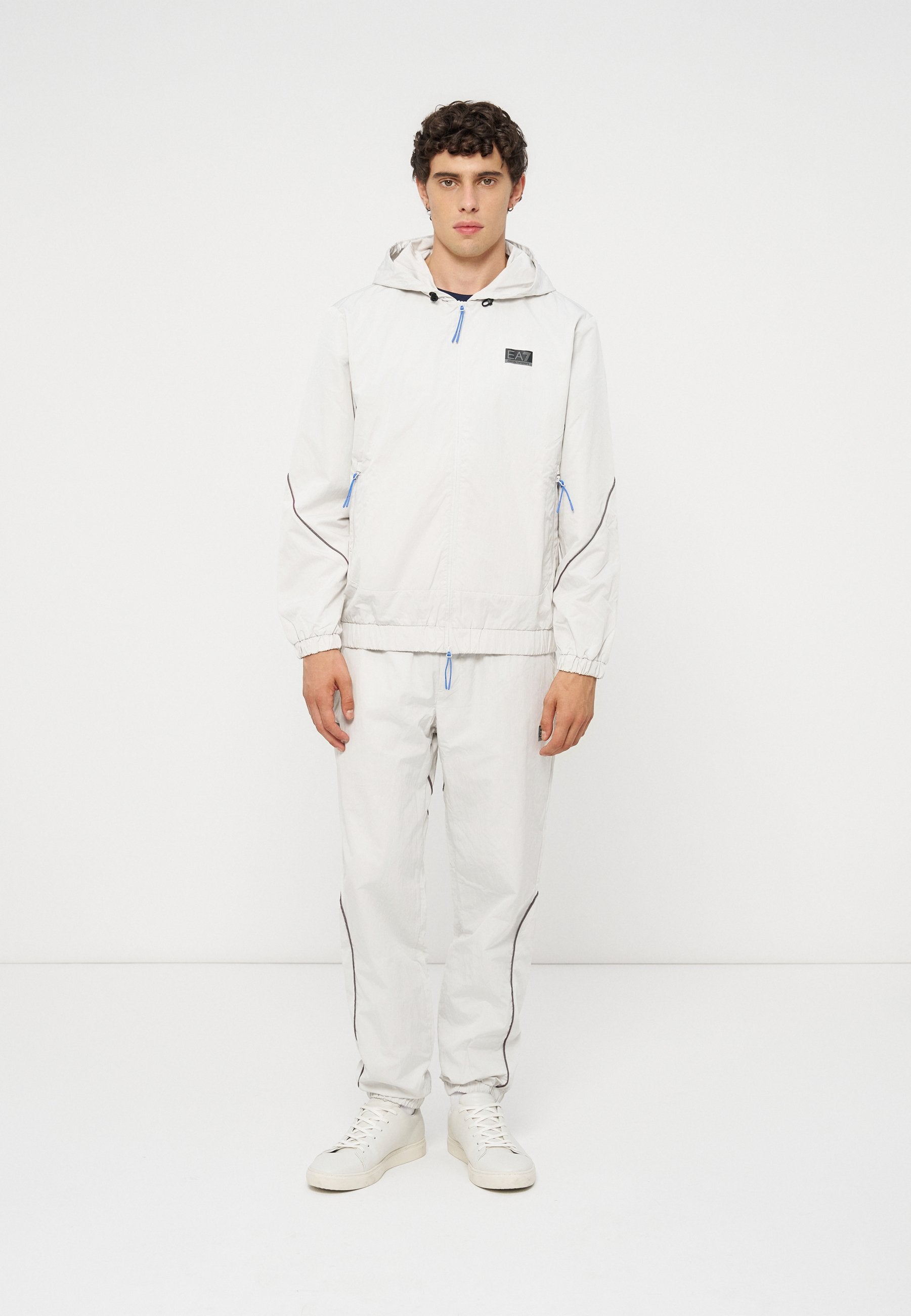 EA7 Emporio Armani Trainingsanzug Media 1