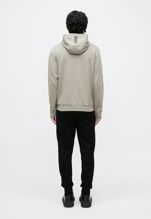 EA7 Emporio Armani TRAIN CORE