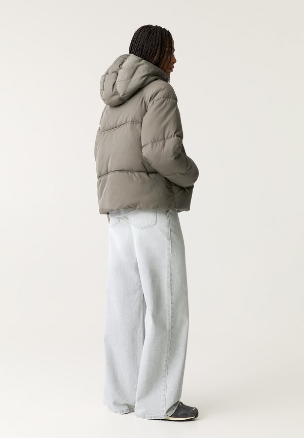 PULL&BEAR HOODED PUFFER