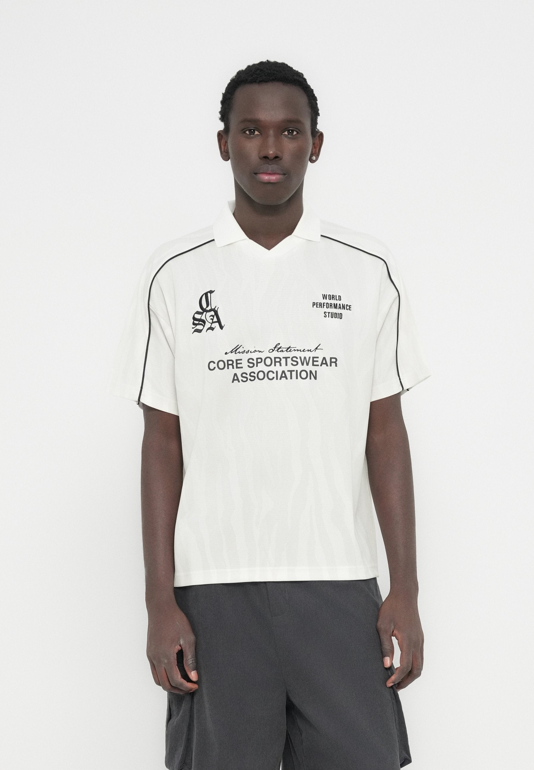Jack & Jones JCODUST PIPING FOOTBALL OPEN COLLAR