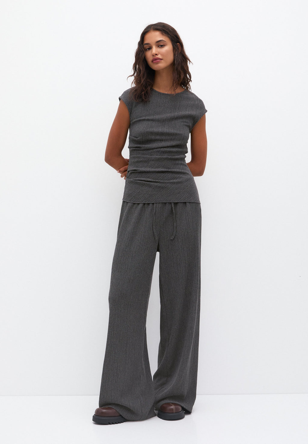 PULL&BEAR GATHERED SLEEVELESS