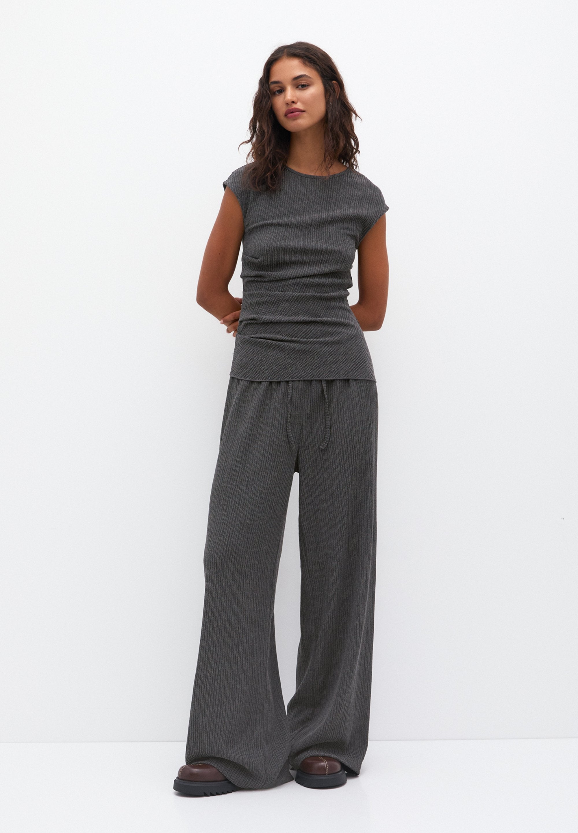PULL&BEAR GATHERED SLEEVELESS