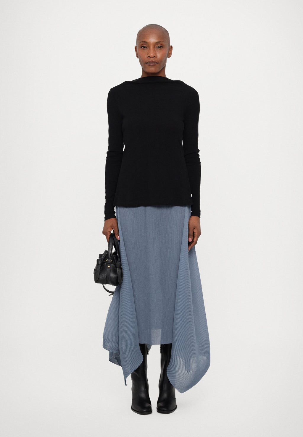 CLOSED LONG SLEEVE