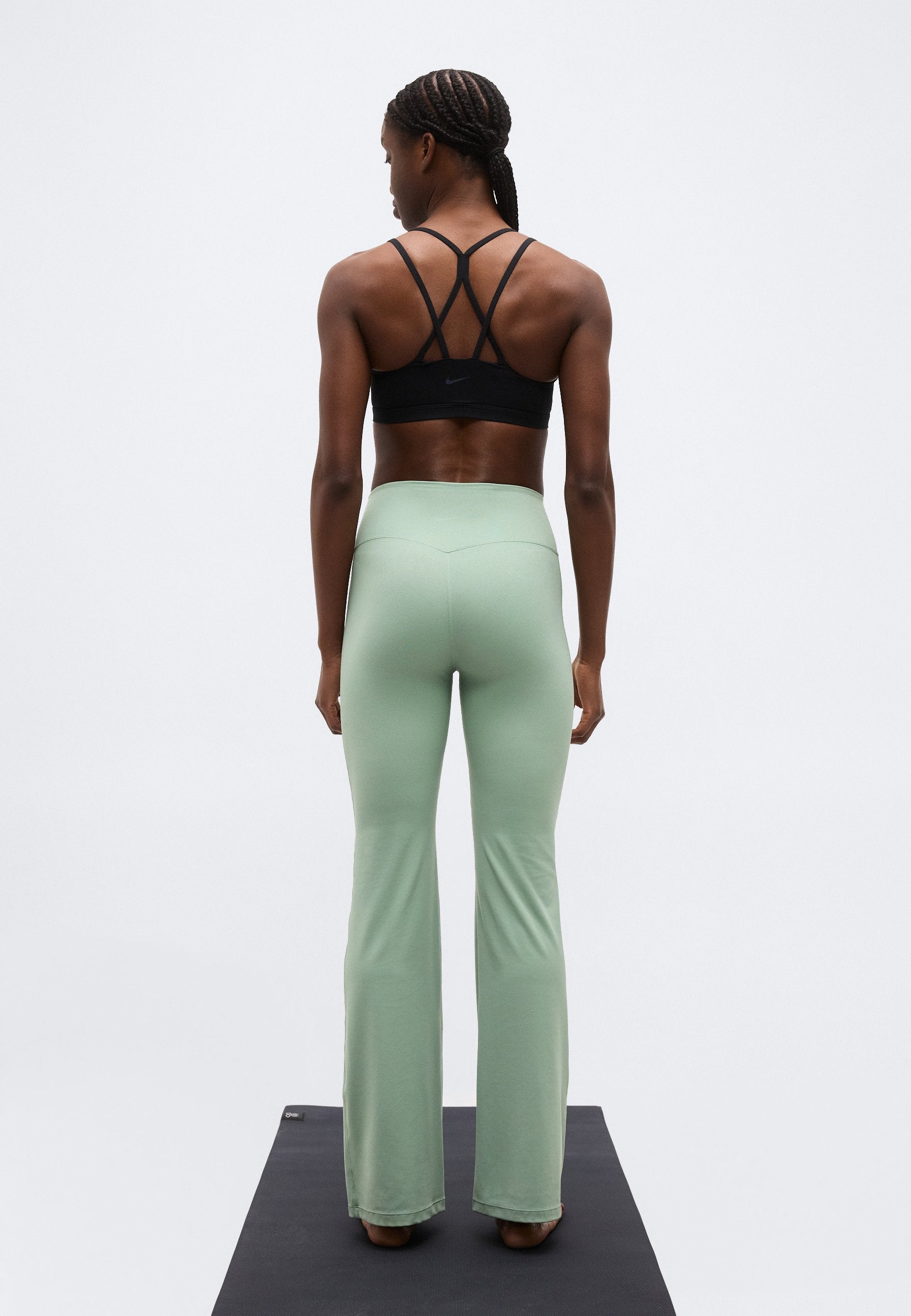 Nike Performance ZENVY FLARE