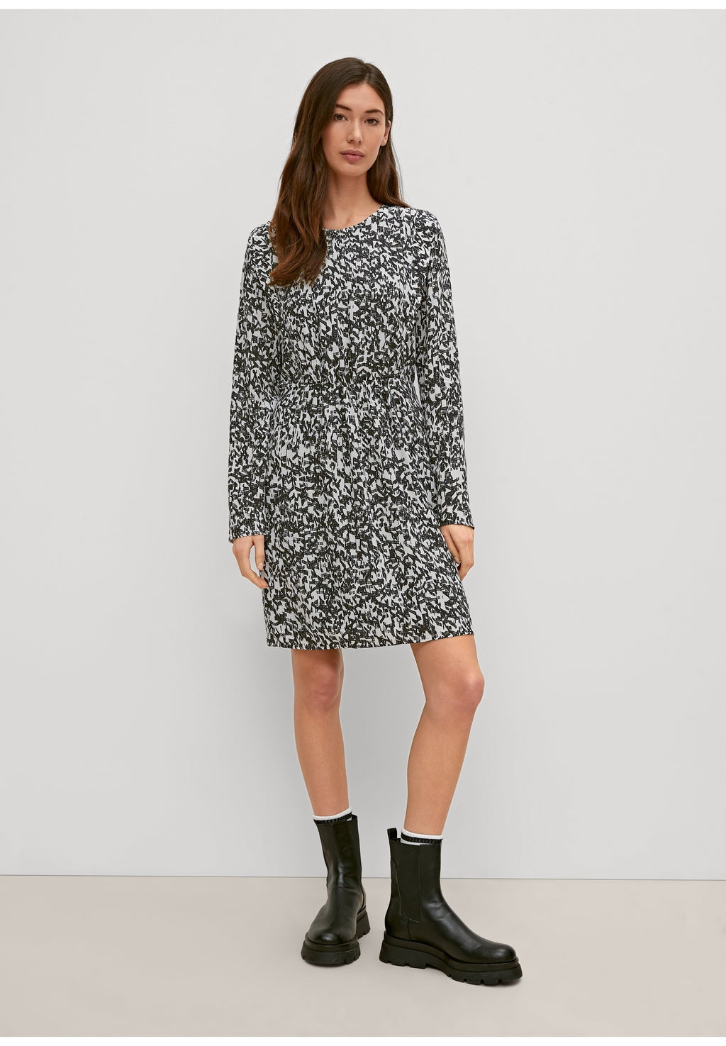 comma casual identity  MIT ALLOVER MUSTER
