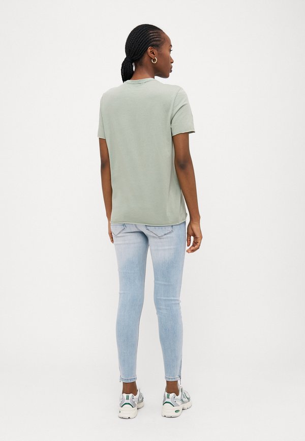ONLY Petite ONLLUCY LIFE O NECK