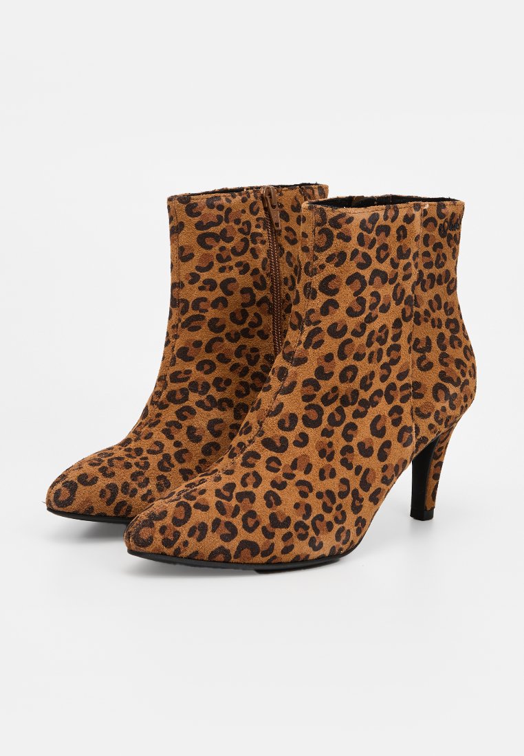 s.Oliver Ankle Boot Media 2