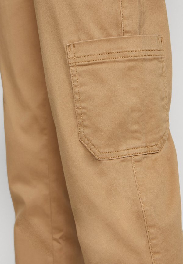 Banana Republic UTILITY