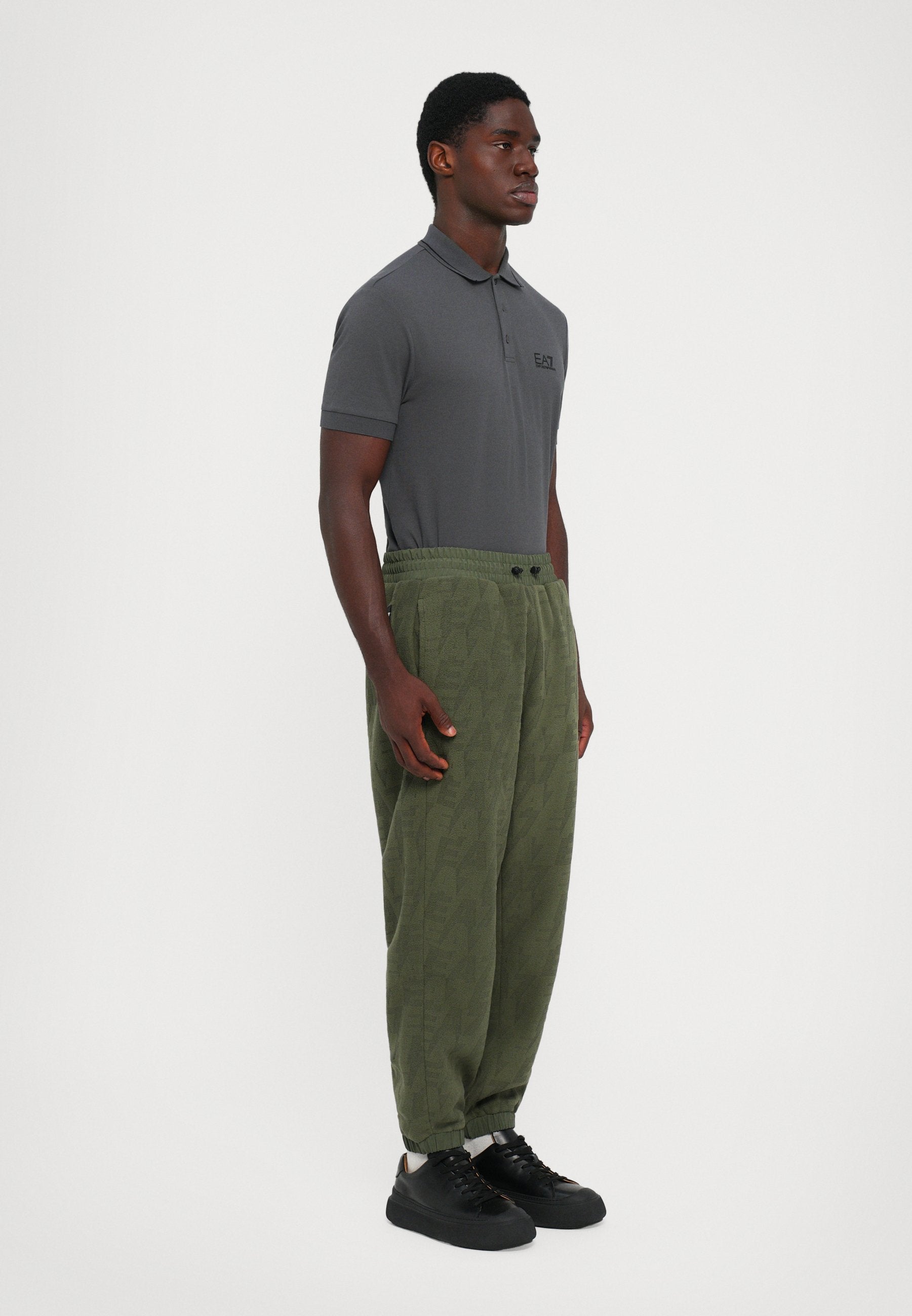 TRAIN LOGO SERIES PANTS Media 5