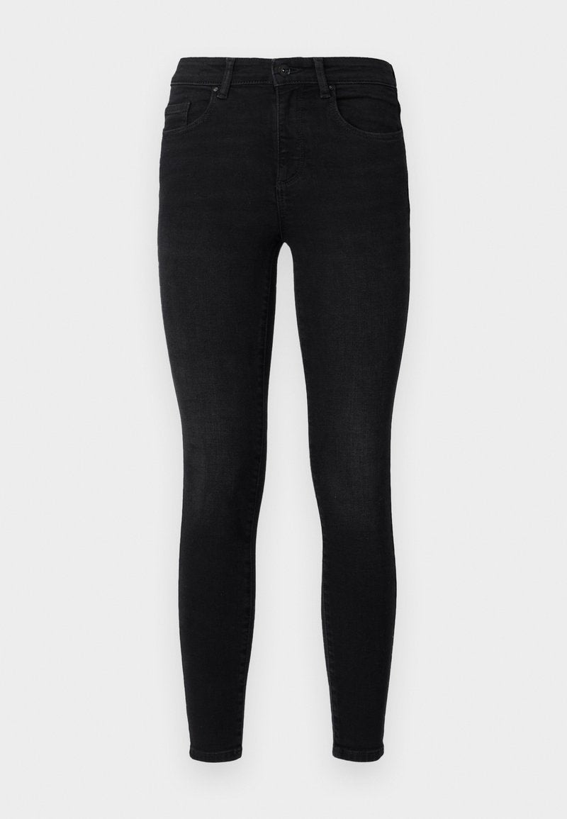 Schwarze enge Jeans aus Denim mit einem klassischen Fünf-Taschen-Design, Gürtelschlaufen und einem Frontknopfverschluss. Glatte Textur.
