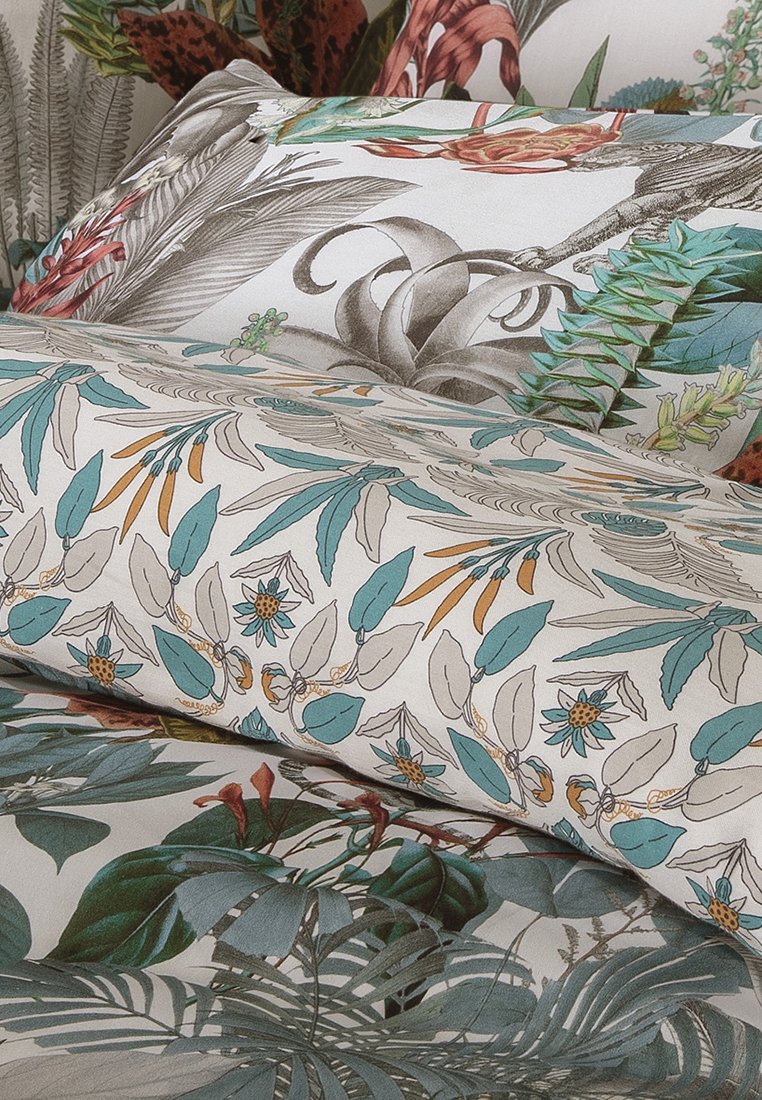 CXL by Christian Lacroix