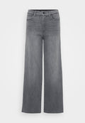 Weite Jeans aus einem ausgewaschenen grauen Denim. Verfügt über fünf Taschen, einen Knopfverschluss und Gürtelschlaufen. Das Material hat eine glatte Textur mit minimaler Ausbleichung.