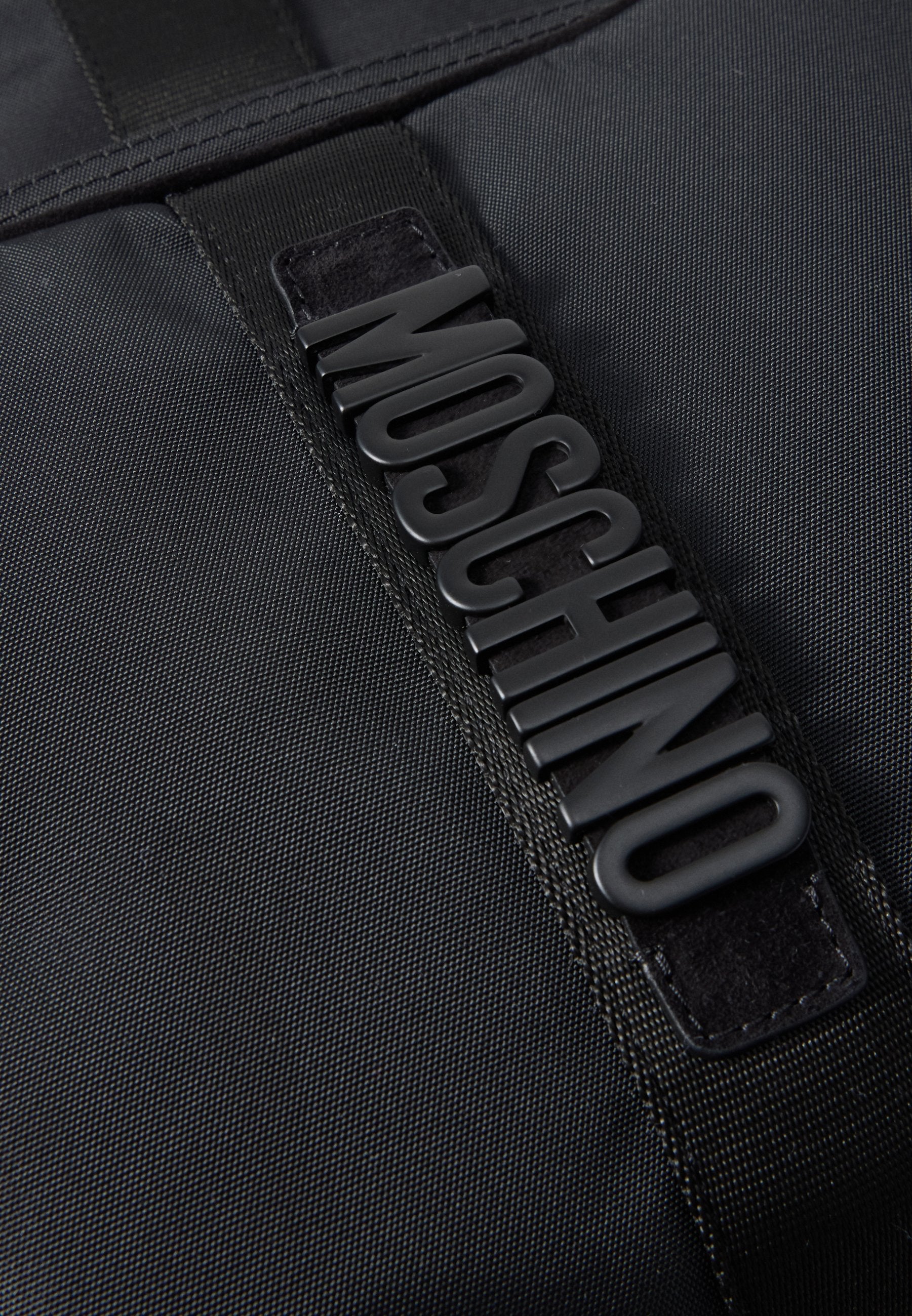 MOSCHINO CARRY ME