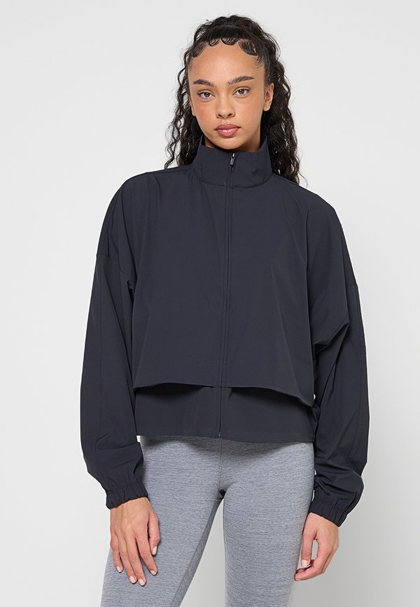 Nike Performance OVERSIZED