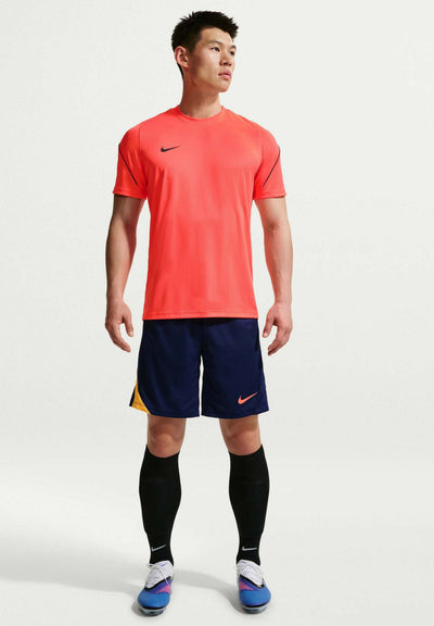 Nike Performance